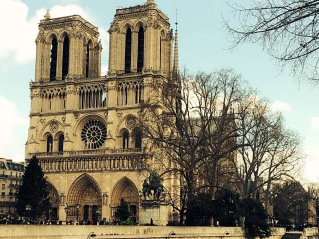 +34 ¡Curiosidades de la Catedral de Notre Dame!